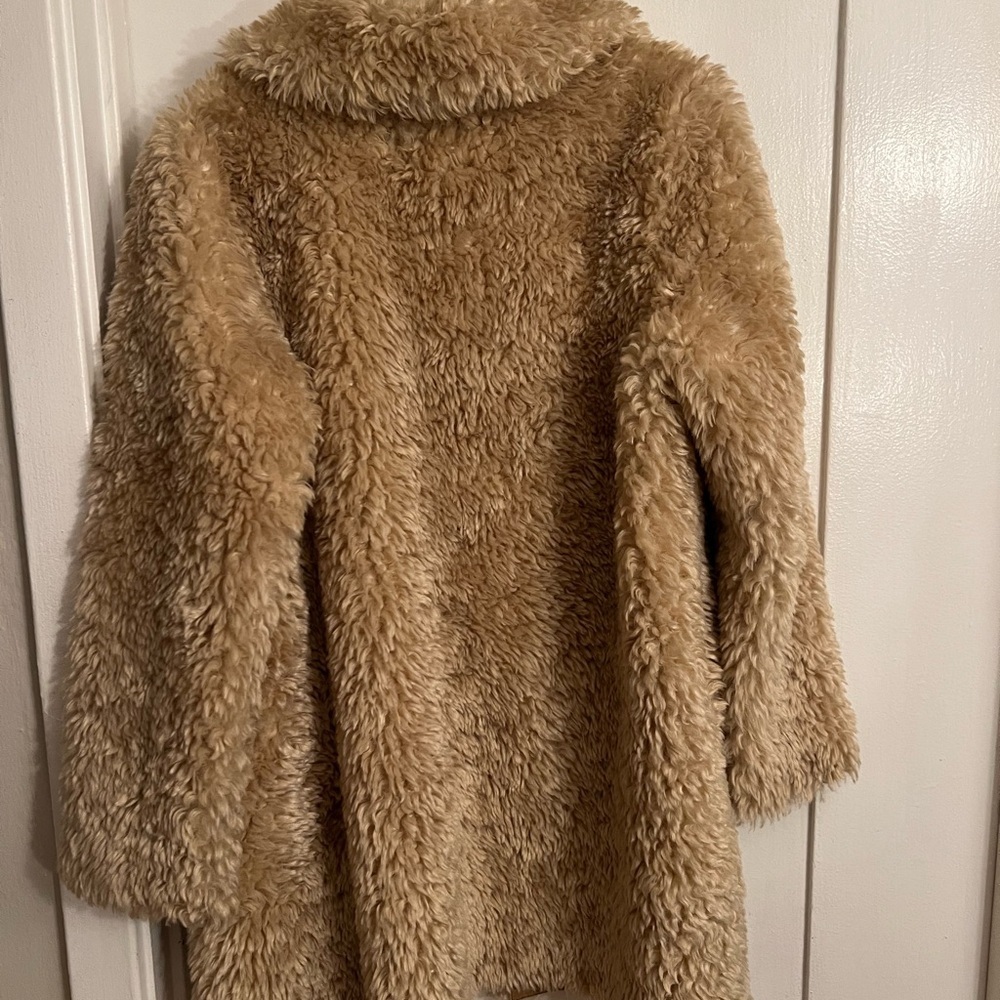 Zara Women’s faux fur coat. SIZE MEDIUM. - Picture 2 of 6